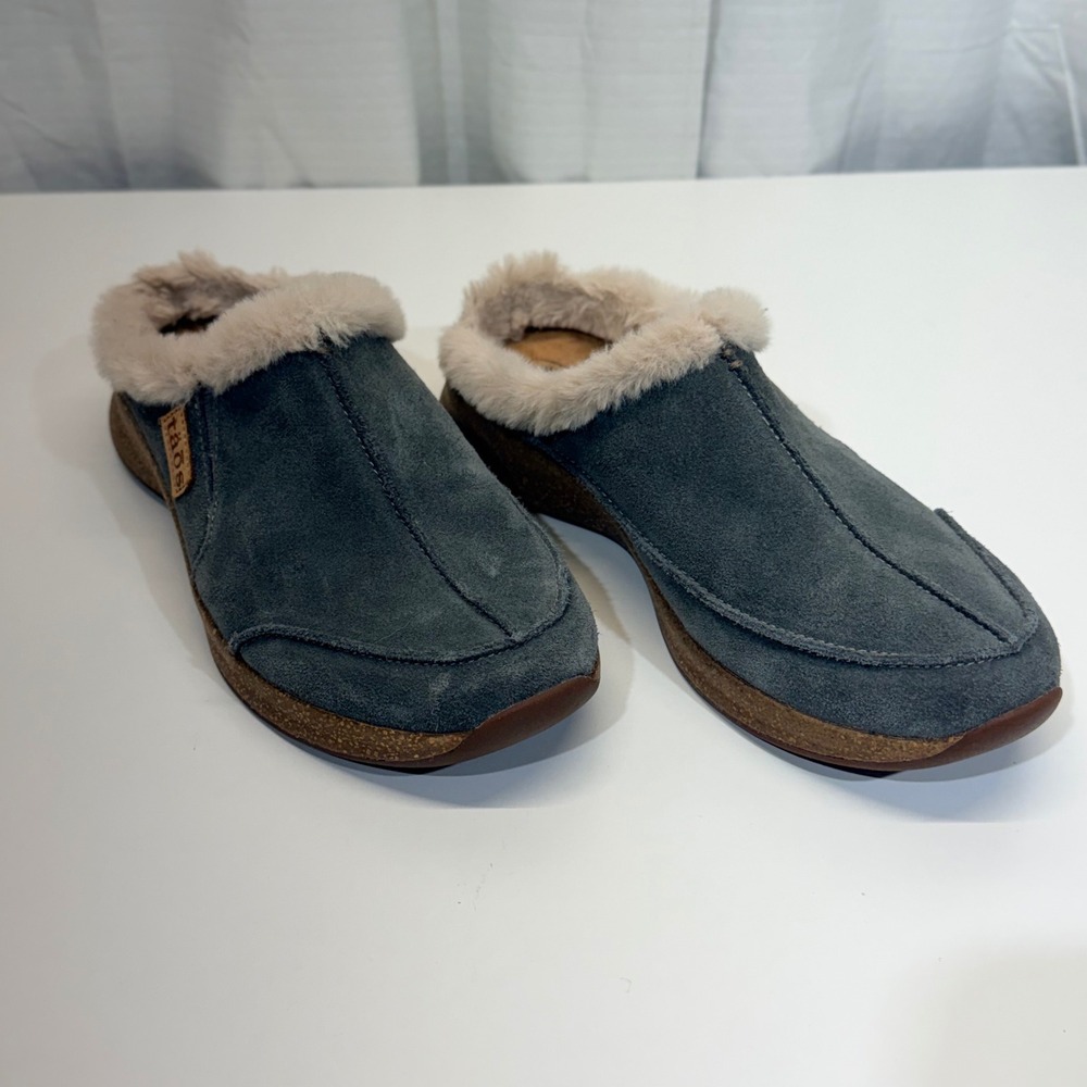 Taos Woolly Future Clogs Size 10 Gray Suede Faux Fur Lined Mules FTR-14064